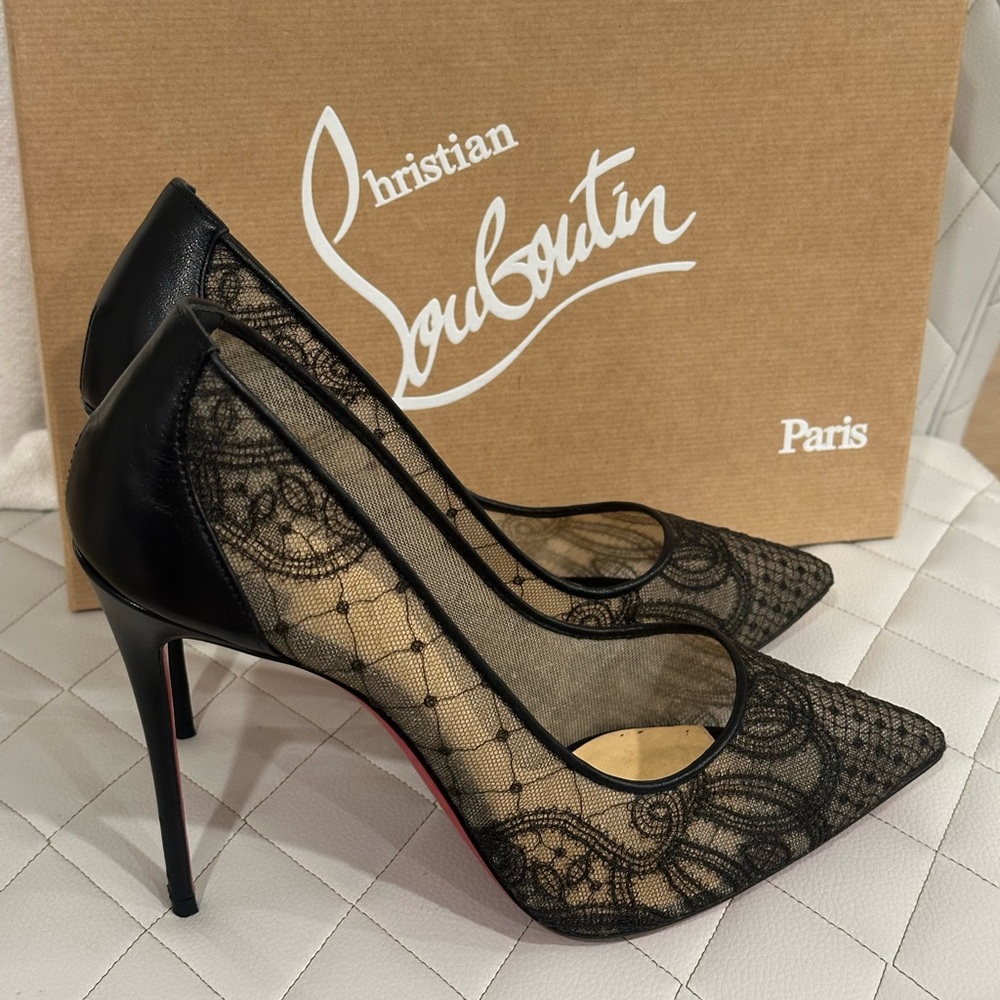 Christian Louboutin Black Follies Lace 100
Tivoli stiletto. Size EU 39.5.